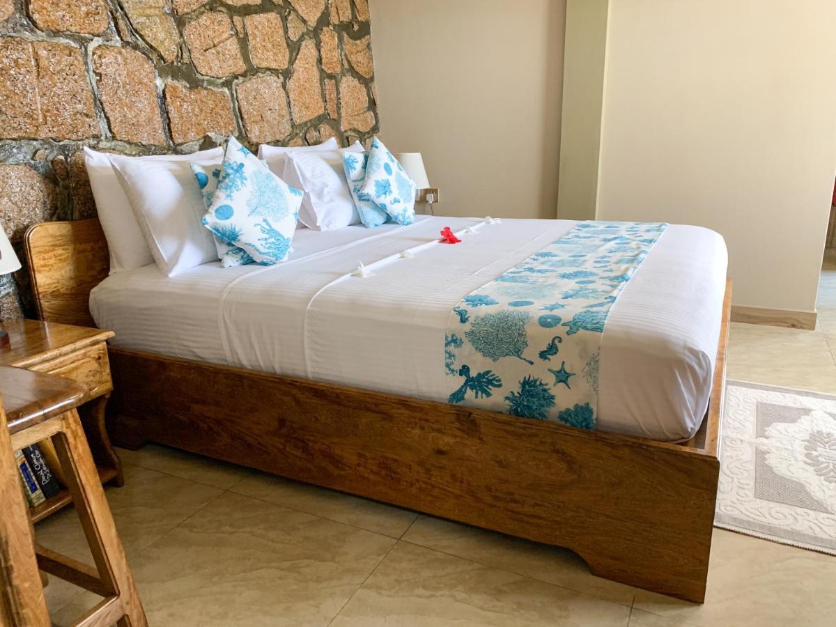 Exotic Guest House อังส์ วอลแบร์ วิลเลจ ภายนอก รูปภาพ