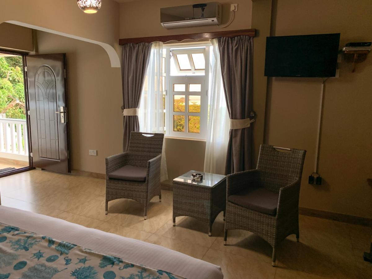 Exotic Guest House อังส์ วอลแบร์ วิลเลจ ภายนอก รูปภาพ
